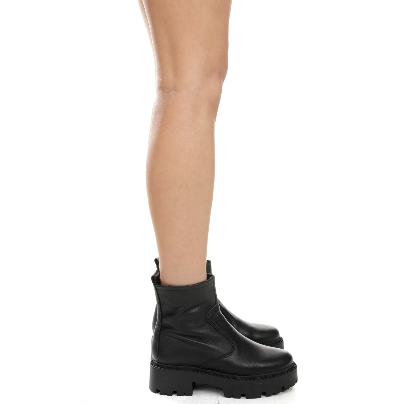 ΜΠΟΤΑΚΙΑ 946-MAGUIRE BLACK